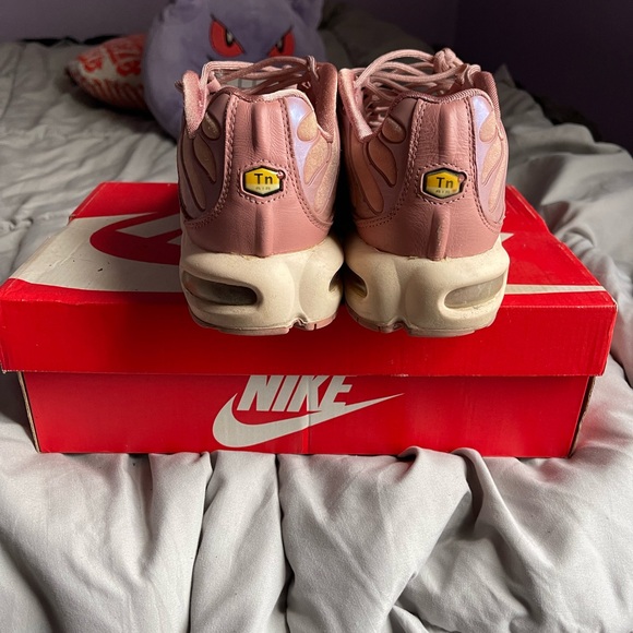 Nike Women's Rose Pink Air Max Sneakers - Picture 5 of 6